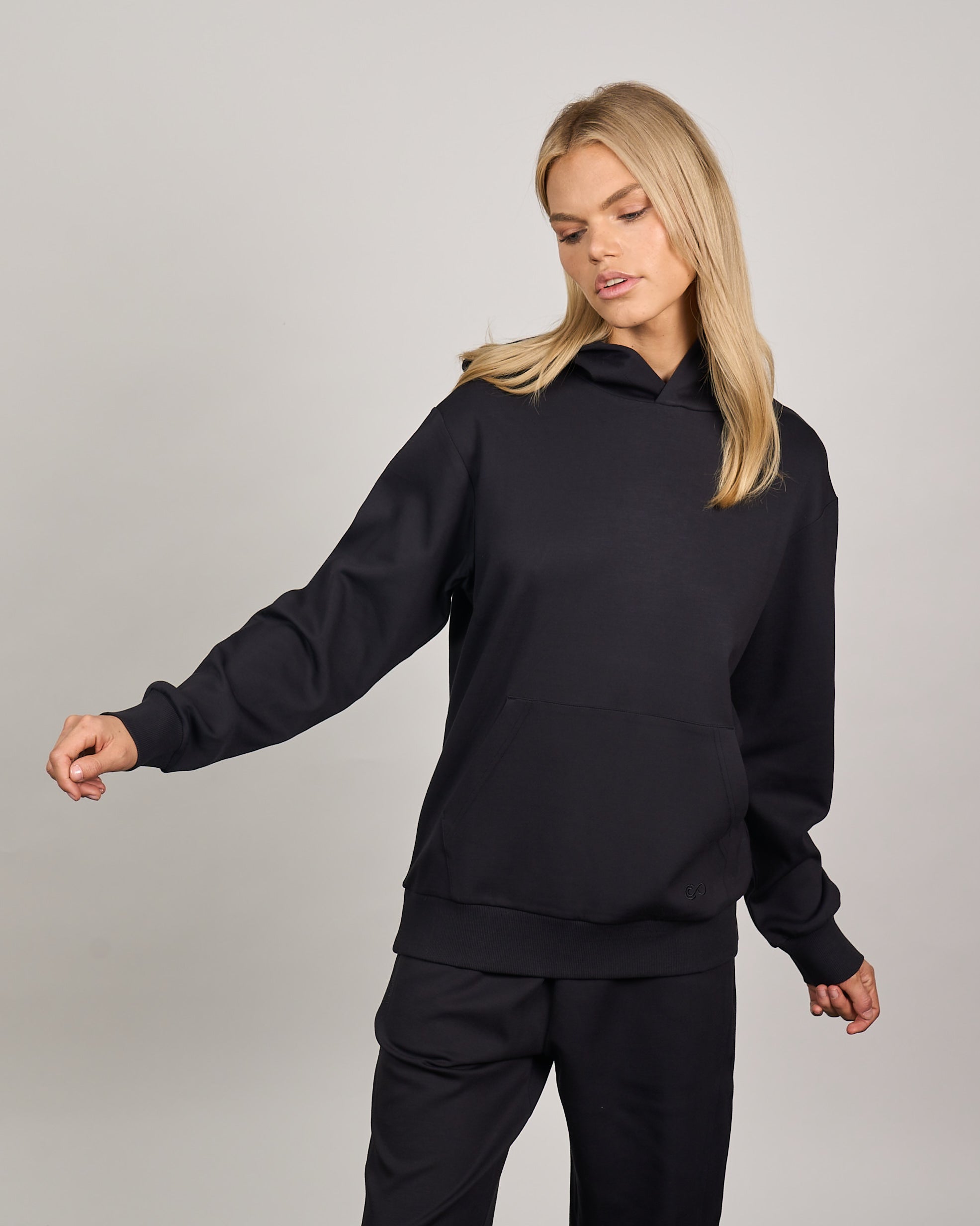 Comfiknit Sky Hoodie | Black