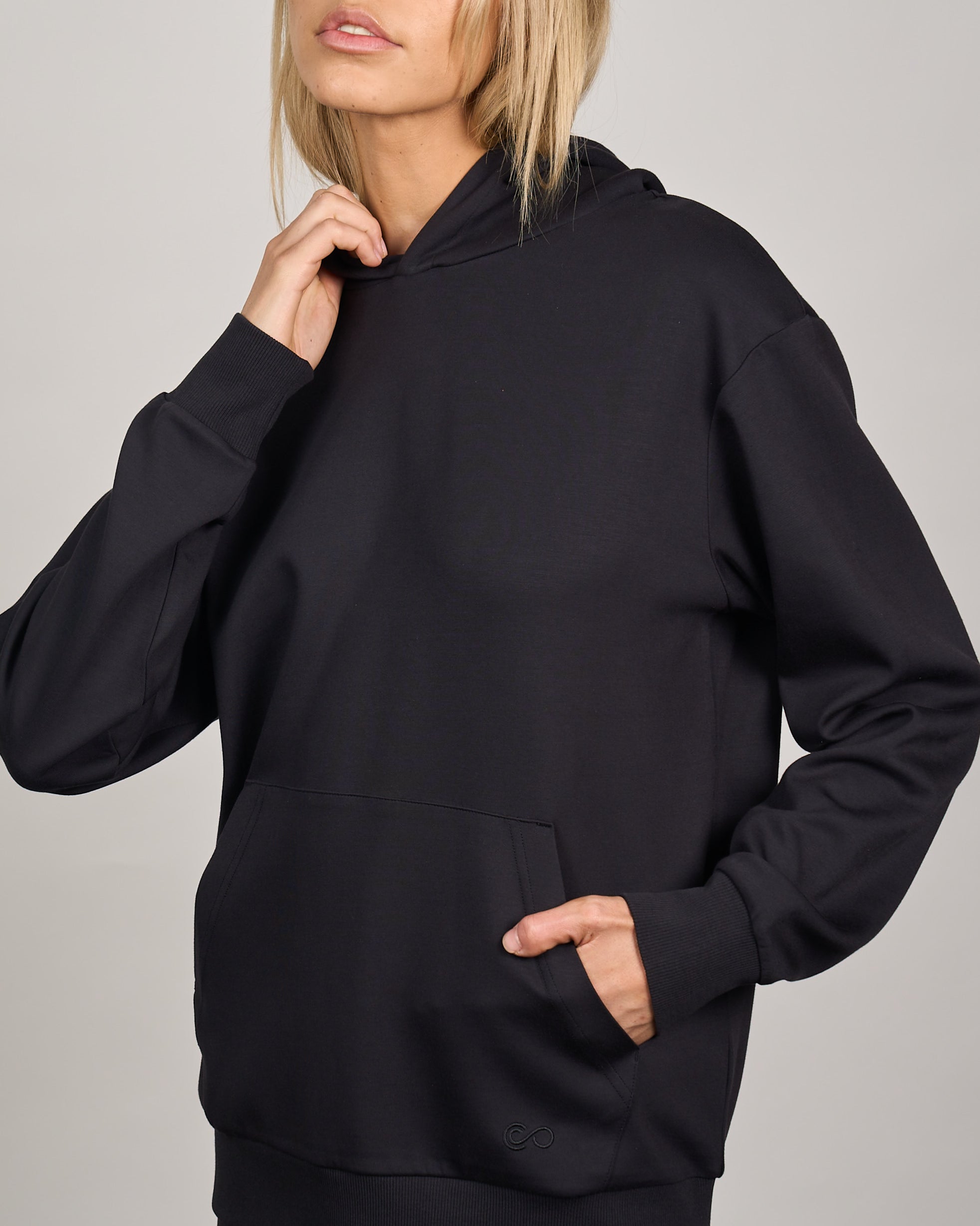 Comfiknit Sky Hoodie | Black